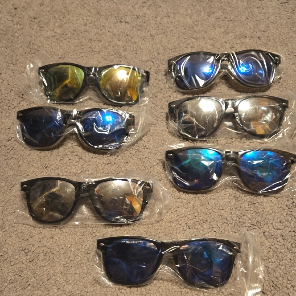 Set of Stylish Sunglasses with Mirrored Lenses